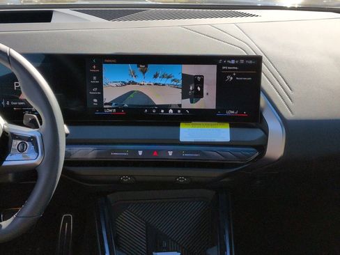 Used 2025 BMW X3 xDrive30i w/ Premium Package image 29