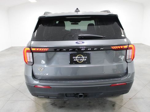 Used 2025 Ford Explorer Active image 8