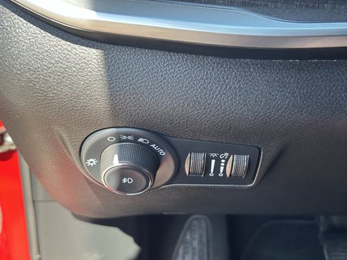 Used 2024 Jeep Compass Latitude AWD/4WD image 31