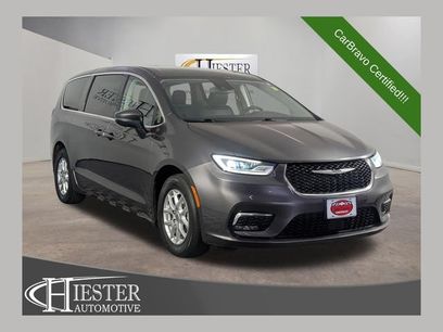 Used 2023 Chrysler Pacifica Touring-L
