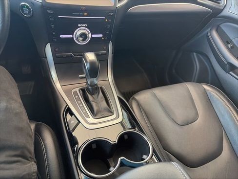 Used 2018 Ford Edge Titanium image 22