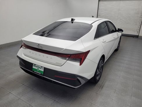 Used 2025 Hyundai Elantra Limited w/ Cargo Package FWD image 9