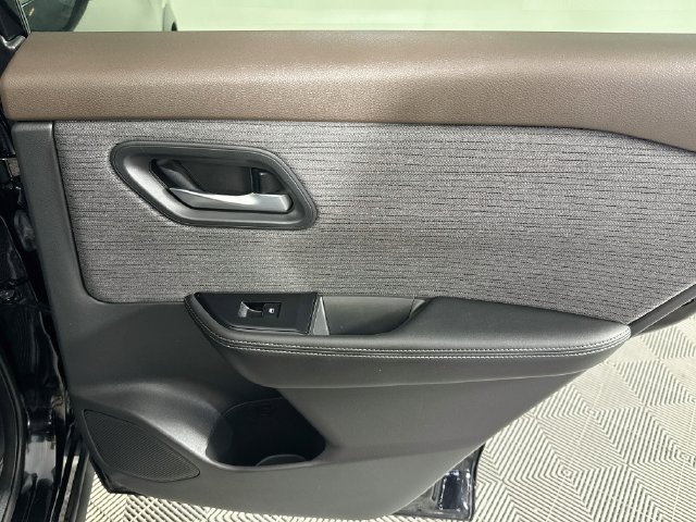Used 2021 Nissan Rogue SV FWD image 25