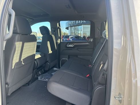 New 2026 GMC Sierra 2500 SLE w/ SLE Value Package; image 10