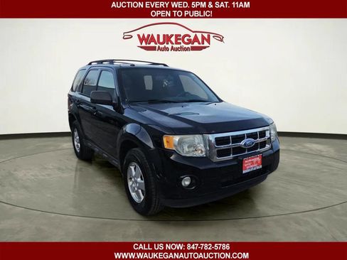 Used 2012 Ford Escape XLT image 3