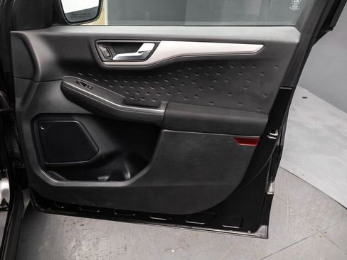 Used 2020 Ford Escape SE image 36