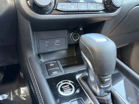 Used 2022 Nissan Kicks SR FWD image 57