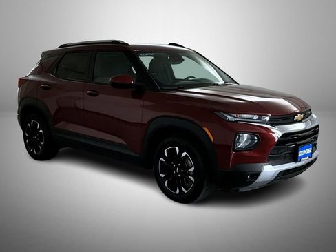 Certified 2023 Chevrolet TrailBlazer LT w/ Convenience Package FWD image 3
