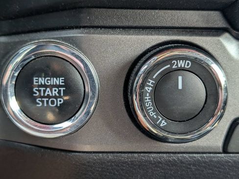 Used 2019 Toyota Tacoma TRD Sport AWD/4WD image 10