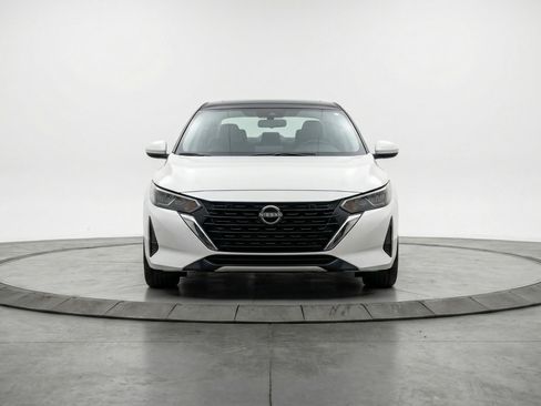 Used 2025 Nissan Sentra SV FWD image 2