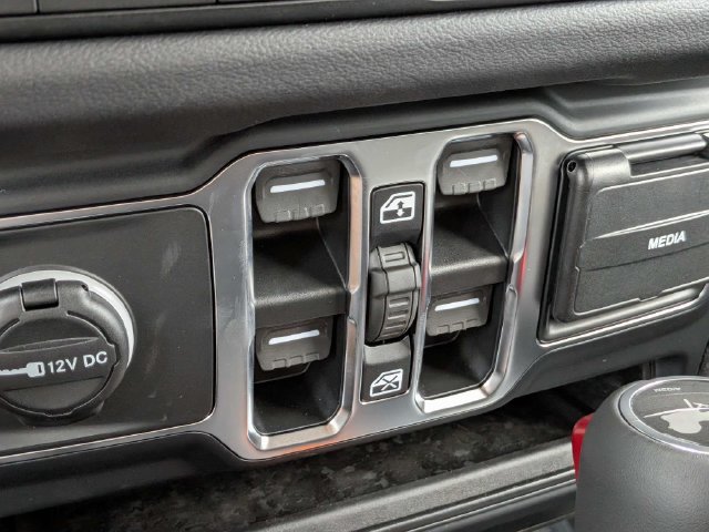 New 2026 Jeep Wrangler Unlimited Sahara AWD/4WD image 24
