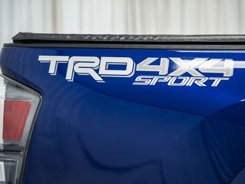 Used 2022 Toyota Tacoma TRD Sport image 25