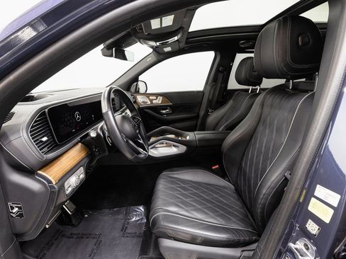 Used 2024 Mercedes-Benz Maybach GLS 600 4MATIC image 8