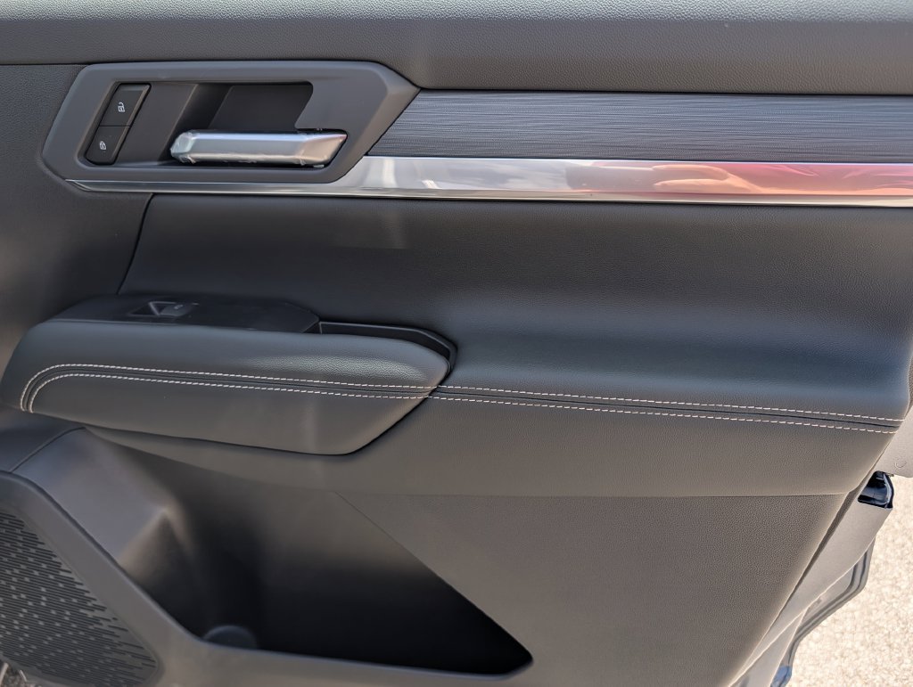 New 2027 GMC Terrain Elevation w/ Elevation Premium Package FWD image 32