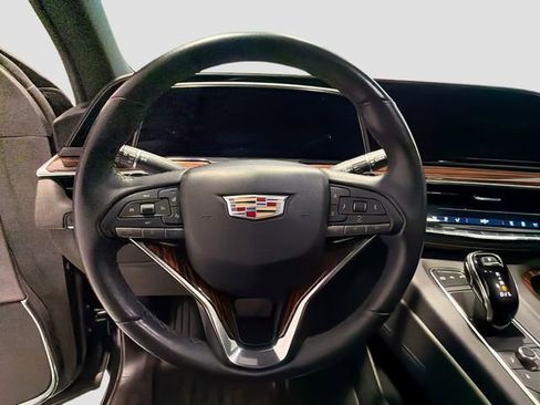 Used 2023 Cadillac Escalade ESV Premium Luxury image 9