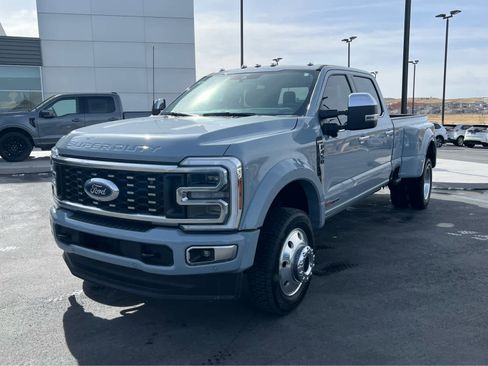 Used 2025 Ford F450 Platinum w/ Platinum Plus Package image 2