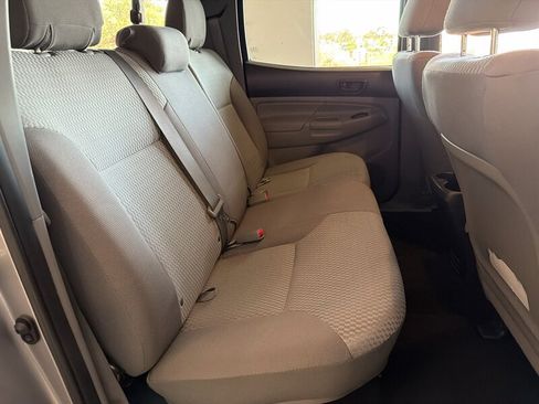 Used 2014 Toyota Tacoma PreRunner w/ SR5 Package RWD image 16