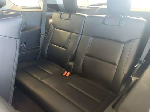 Used 2022 Ford Explorer Limited w/ Equipment Group 301A AWD/4WD image 16