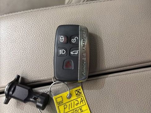 Used 2018 Land Rover Range Rover Velar S AWD/4WD image 32