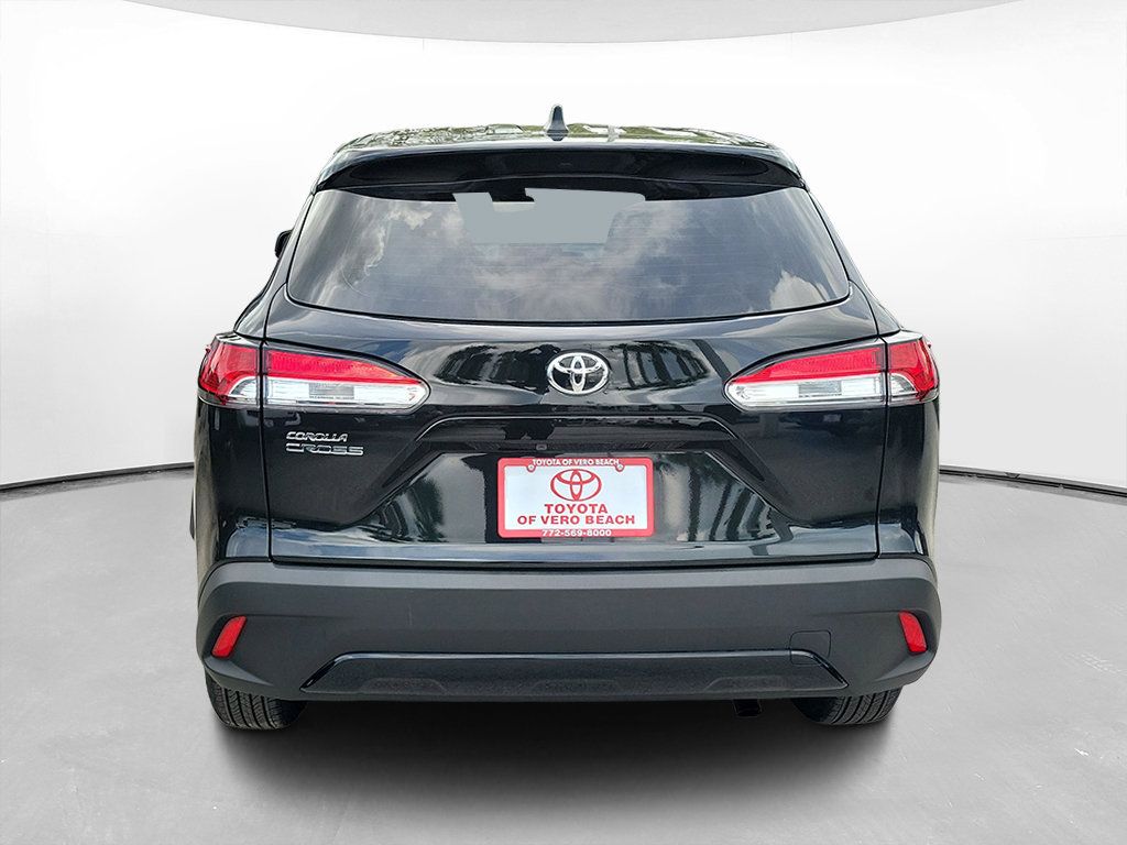 Used 2023 Toyota Corolla Cross L FWD image 5