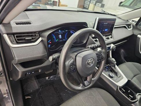 Used 2023 Toyota RAV4 XLE AWD/4WD image 7