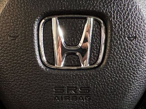 Used 2025 Honda Pilot Elite image 22