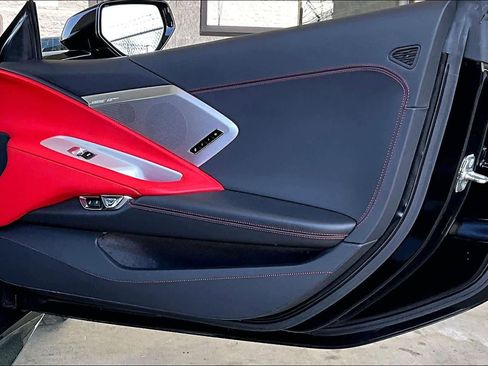 Used 2020 Chevrolet Corvette Stingray Preferred Cpe w/ 2LT Preferred Equipment Group image 18