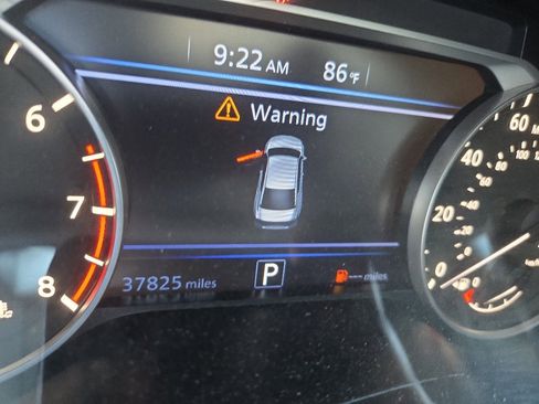 Used 2021 Nissan Altima 2.5 SR w/ SR Premium Package FWD image 2