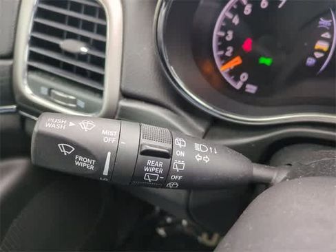 Used 2020 Jeep Grand Cherokee Limited image 28