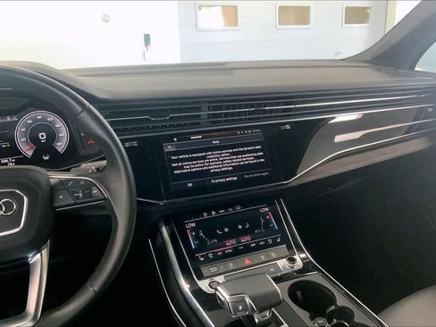 Used 2023 Audi Q7 Premium Plus w/ Premium Plus Package image 13