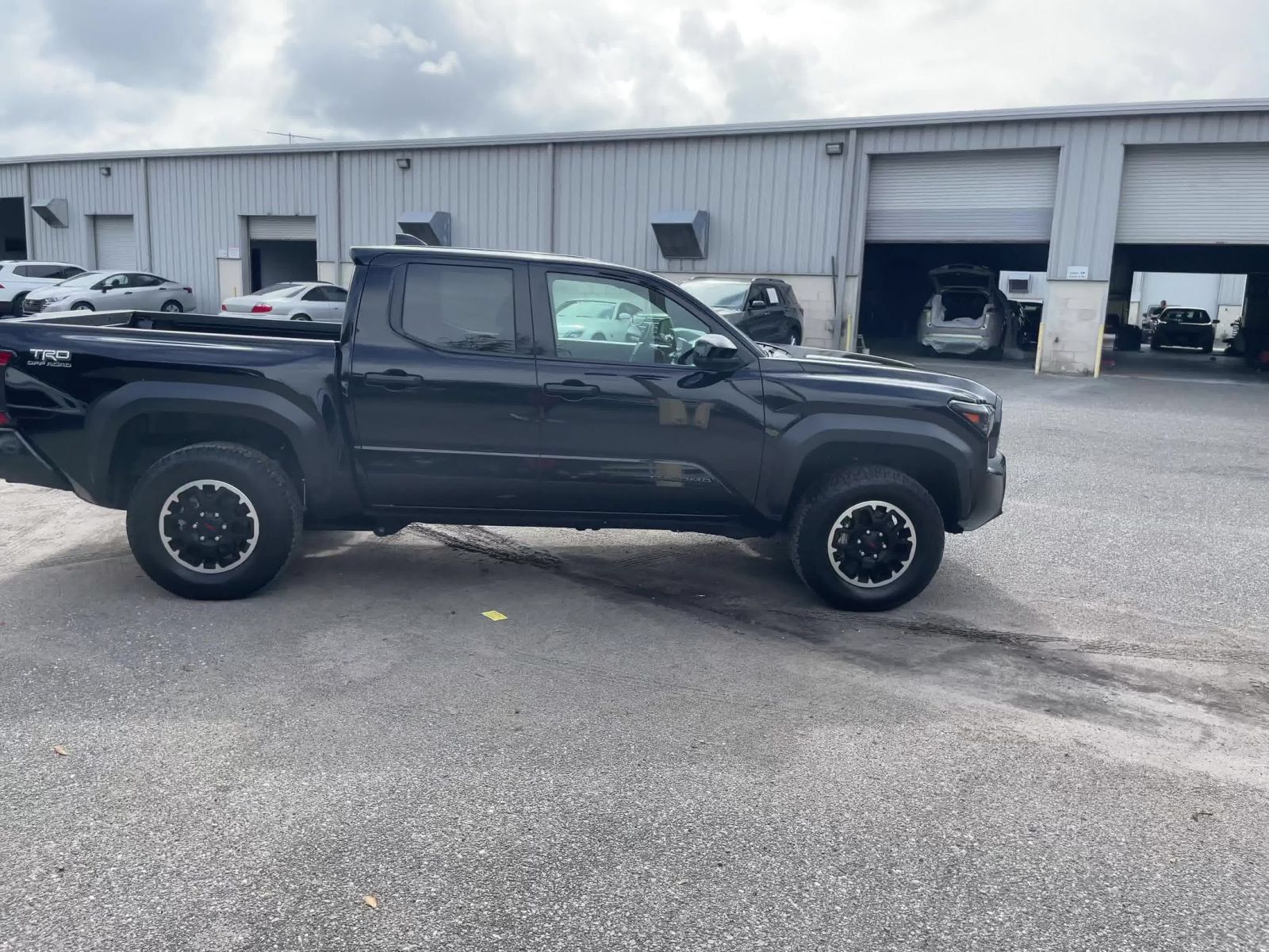 Used 2025 Toyota Tacoma TRD Off-Road AWD/4WD image 15