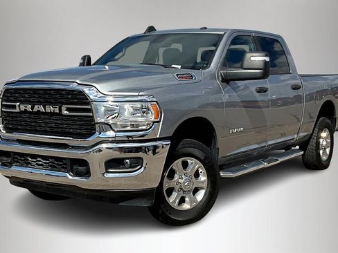 Used 2024 RAM 2500 Big Horn AWD/4WD image 3