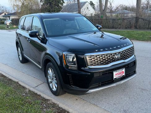 Used 2020 Kia Telluride LX image 3