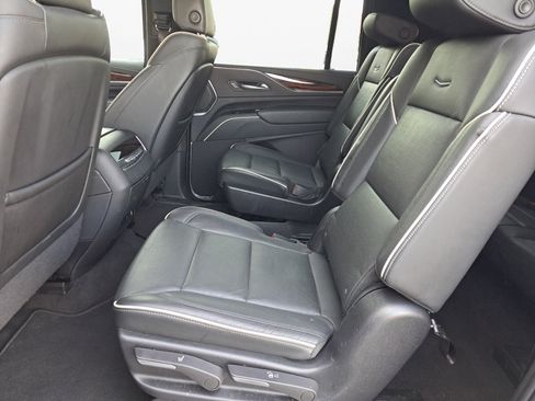 Used 2022 Cadillac Escalade ESV Premium Luxury AWD/4WD image 11