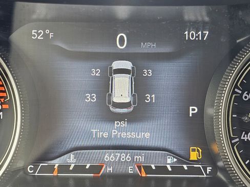 Used 2020 Jeep Cherokee Limited image 23