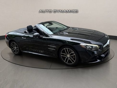 Used 2017 Mercedes-Benz SL 550 image 3