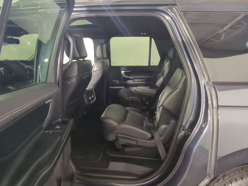 Used 2025 Ford Expedition Max Platinum w/ Stealth Appearance Package AWD/4WD image 15