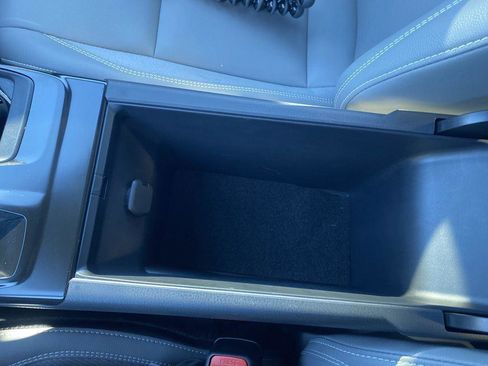 Used 2025 Toyota Camry SE image 20