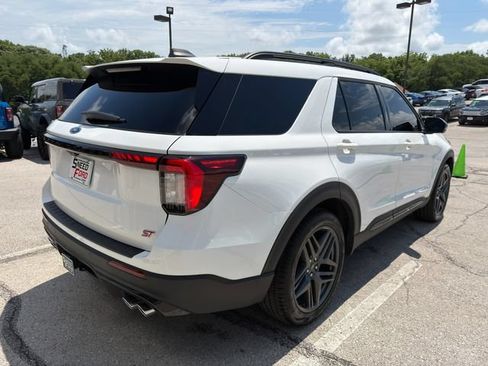 Used 2025 Ford Explorer ST RWD image 7