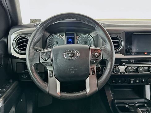 Used 2019 Toyota Tacoma Limited image 17