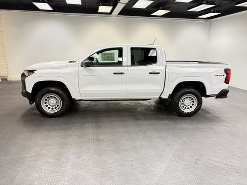 New 2026 Chevrolet Colorado W/T image 2