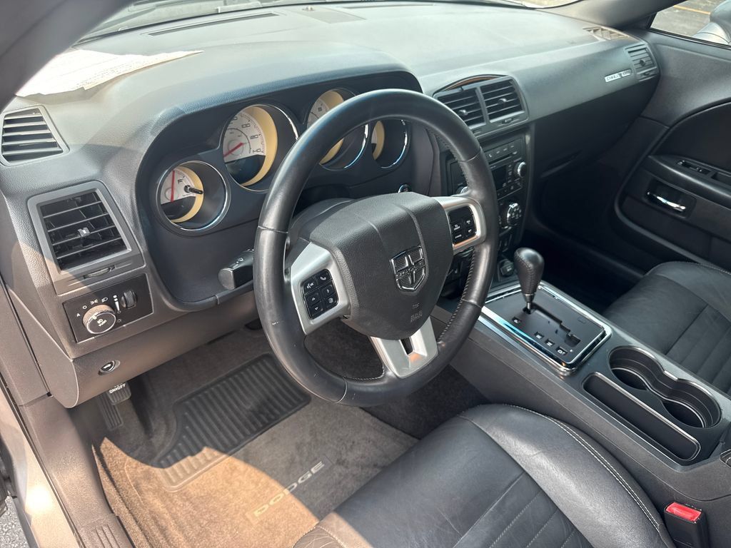 Used 2011 Dodge Challenger RWD image 12