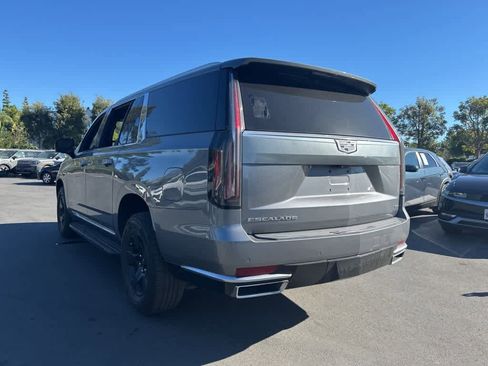 Used 2021 Cadillac Escalade ESV Premium Luxury w/ LPO, Radiant Package image 4