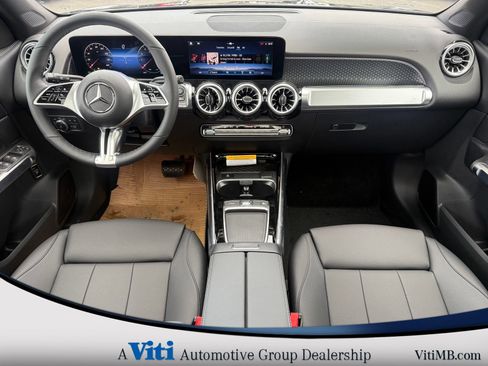 Used 2026 Mercedes-Benz GLB 250 4MATIC image 2