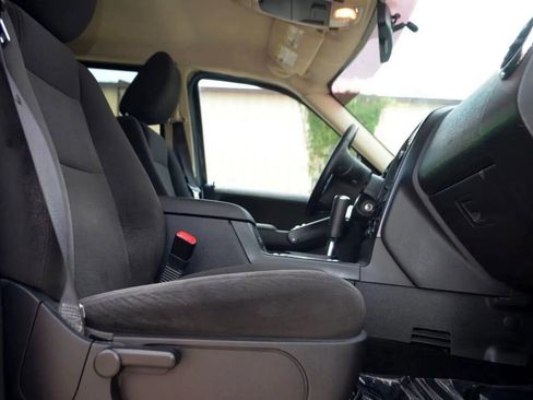 Used 2010 Ford Explorer XLT image 24