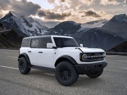 New 2026 Ford Bronco Outer Banks w/ Sasquatch Package image 7