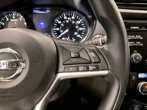 Used 2018 Nissan Rogue Sport SV AWD/4WD image 12