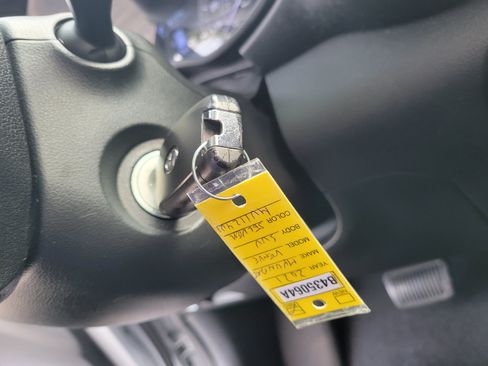 Used 2021 Hyundai Venue SE FWD image 17