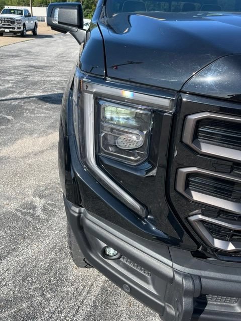 Used 2023 GMC Sierra 1500 AT4X AWD/4WD image 3