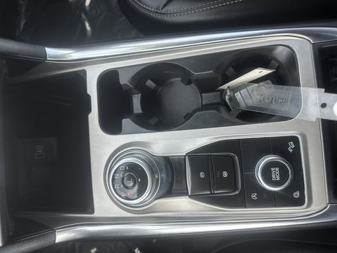 Used 2023 Ford Explorer XLT w/ Equipment Group 202A image 17